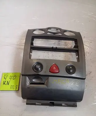Renault Megane II Central console control unit 1212123