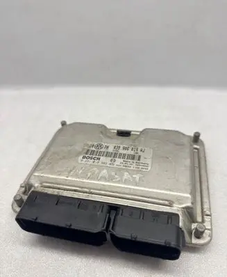 Volkswagen PASSAT B5 Engine control unit/module 038906019AJ 0281010303 28SA4602