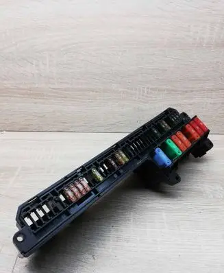 BMW 5 E60 E61 Fuse module 6957330