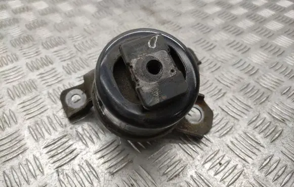 Volvo S80 Engine mount bracket 31330135