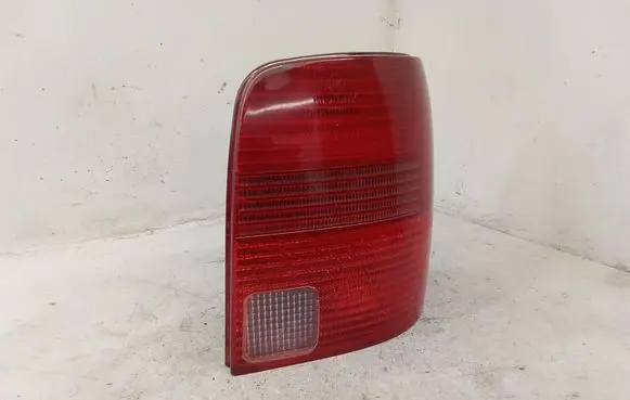 Volkswagen PASSAT B5 Rear/tail lights 3B9945112F