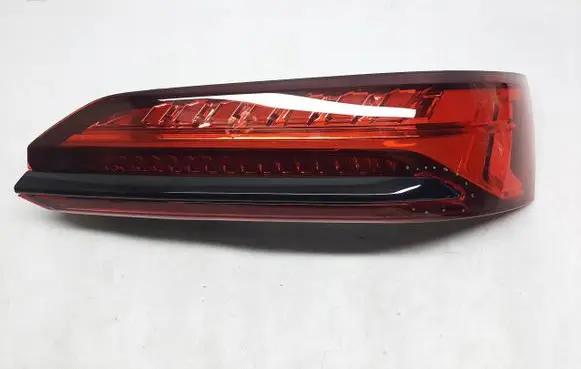 Audi Q7 4M Rear/tail lights 4M0945076D