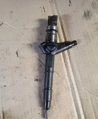Nissan Primera Fuel injector 16600AU600