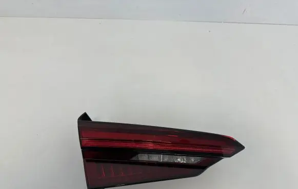 Audi A5 Tailgate rear/tail lights 8W6945093G