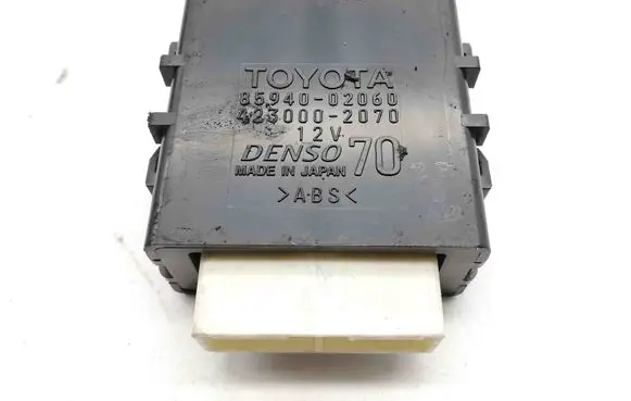 Toyota Auris E180 Other devices 8594002060