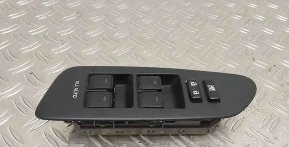 Toyota Auris 150 Electric window control switch