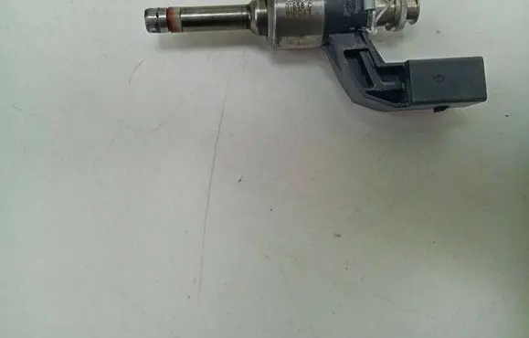 Volkswagen Golf Plus Fuel injector