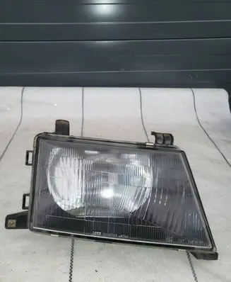 Mitsubishi Pajero Sport I Headlight/headlamp 11087194