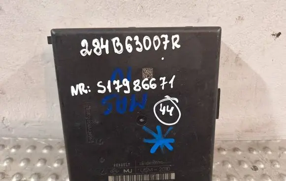 Renault Master III Fuse module S17986671 284B63007R