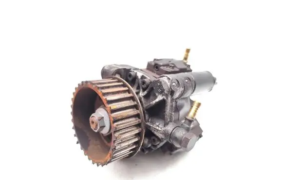 Nissan Qashqai Fuel injection high pressure pump 167008859R