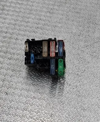 Renault Clio II Fuse module 15446181