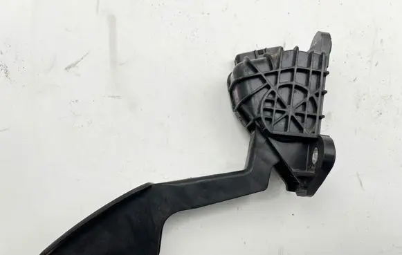 Toyota Land Cruiser (J120) Accelerator throttle pedal 7812060350 1988003020