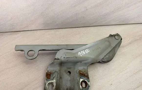 Volkswagen Jetta VI Engine bonnet/hood hinges 5C6823301