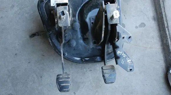 Renault Master II Pedal assembly 8200404808