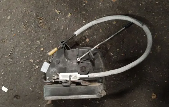 BMW X5 E53 Rear door lock 8402601