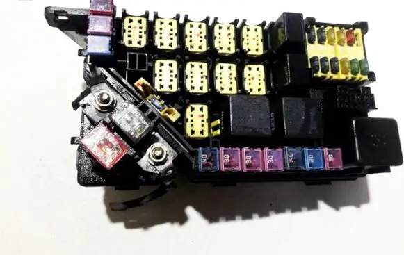 KIA Carnival Fuse box set