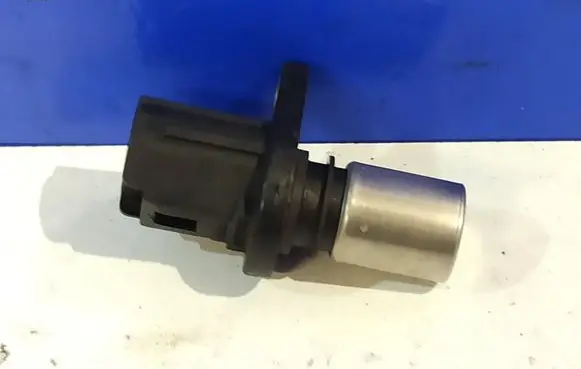 Volvo XC90 Crankshaft position sensor 6G9N6C315AC 8296001501