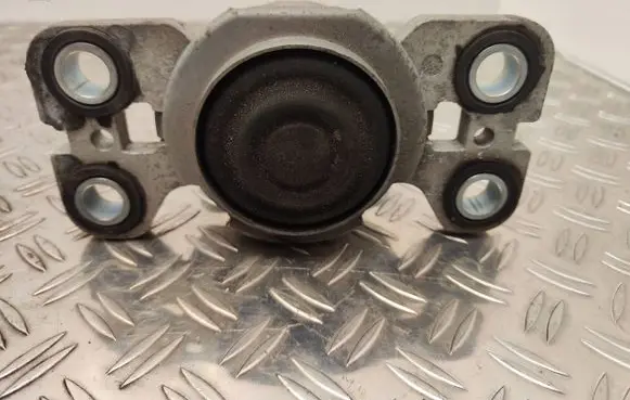 Volvo XC60 Engine mount bracket 8G9N7m121AA