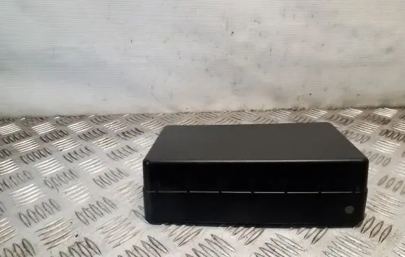 Hyundai Terracan Fuse box cover 91704H1010