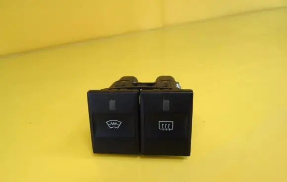 Ford Mondeo Mk III Windscreen/window heater switch 1S7118K574AA