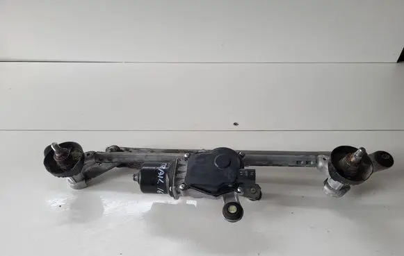 Nissan X-Trail T32 Wiper motor 7126C003