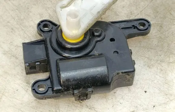 Hyundai Santa Fe Air flap motor/actuator D332BP5AA01 AA1G5100
