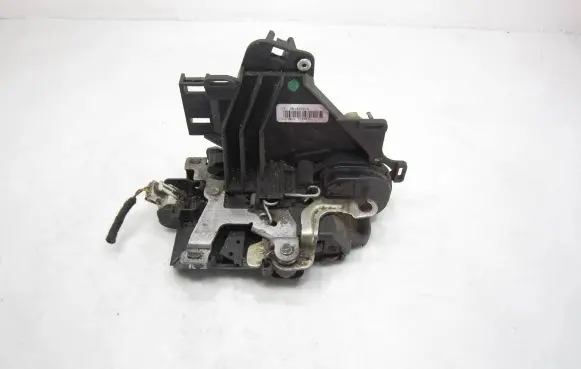 Volkswagen Caddy Front door lock 3B1837015 P066GF30 CZVL3113683