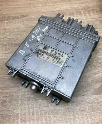 Volkswagen PASSAT B5 Engine control unit/module ECU 028906021GL 0281001656