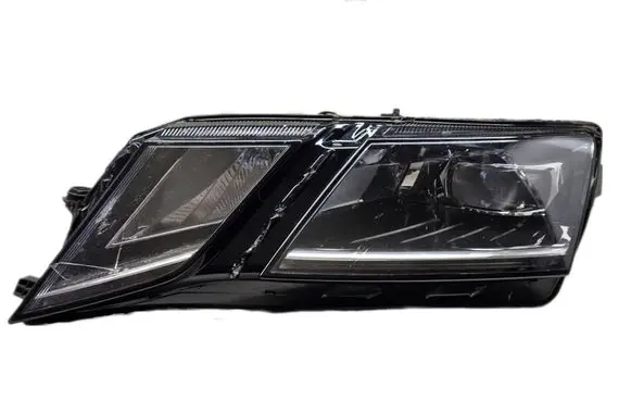 Skoda Octavia Mk4 Headlight/headlamp 145100023707 5E1941017E LE15A6369