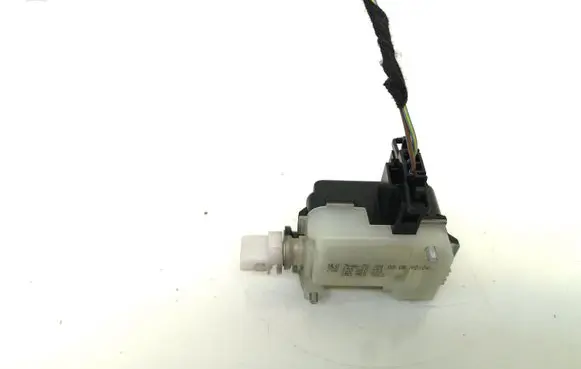 Fuel tank cap lock motor