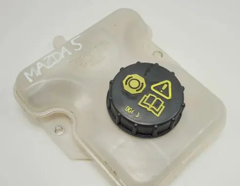 Mazda 5 Brake fluid reservoir C23643550