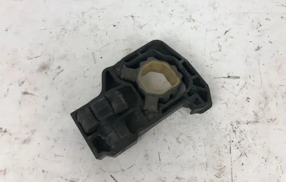 BMW 5 F10 F11 Radiator mount bracket 7575248