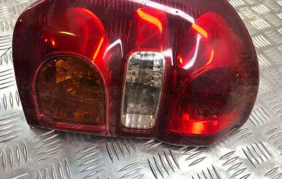 Toyota RAV 4 (XA20) Rear/tail lights