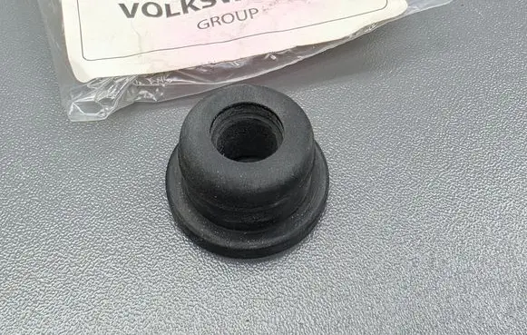 Volkswagen Golf VII Windshield washer fluid reservoir/tank 431955465 431955465A
