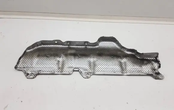 Volvo XC60 Heat shield in engine bay 31493371
