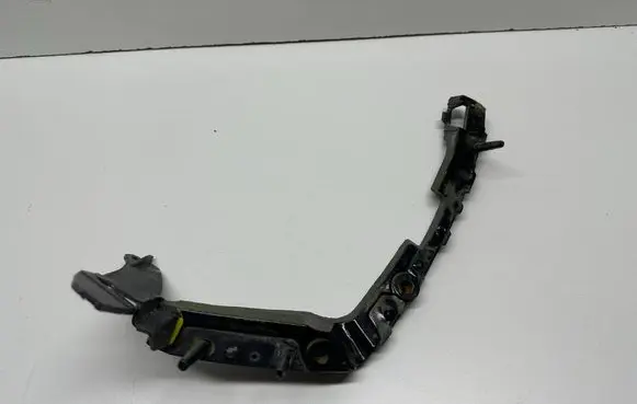 Chevrolet Camaro Front bumper mounting bracket 92243311