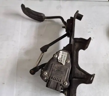 Opel Vivaro Accelerator throttle pedal 6PV00811915