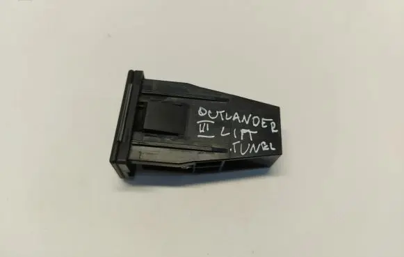 Mitsubishi Outlander USB socket connector 