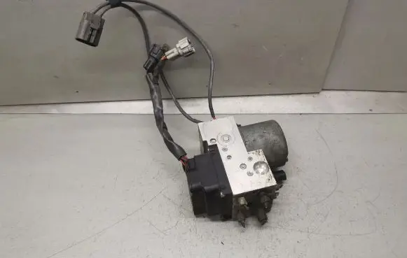 Nissan X-Trail T30 ABS Pump 476008H710