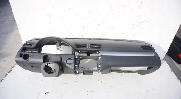 Volkswagen PASSAT B6 Dashboard DESKAKONSOLA