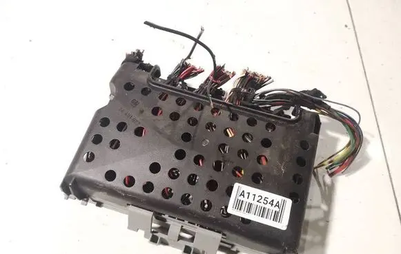 Opel Zafira A Fuse box set 24412497