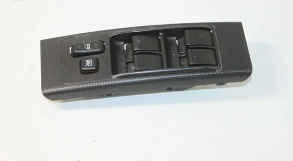 Toyota Corolla Verso E121 Electric window control switch 848200F01000