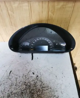 Mercedes-Benz C W203 Speedometer (instrument cluster) 87001411