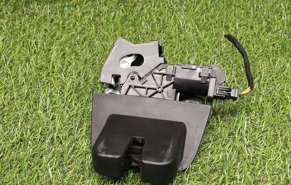 Audi A3 S3 8P Tailgate/trunk/boot lock/catch/latch 8P4827505B