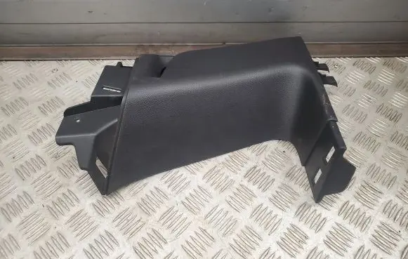 Jeep Grand Cherokee (D) pillar trim (bottom) 1GP02DX9AC