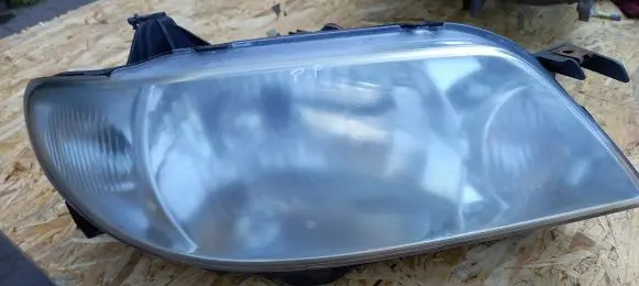 Mazda 323 Front reflector 