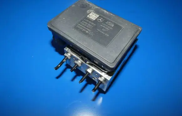 Mercedes-Benz C W205 ABS Pump A2059012800 28515201503