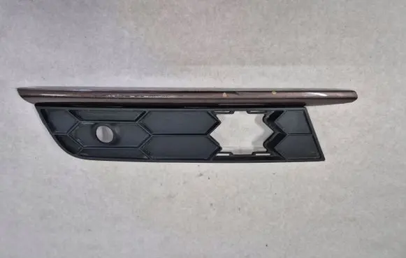 Skoda Yeti (5L) Front fog light trim/grill 5L0807681B