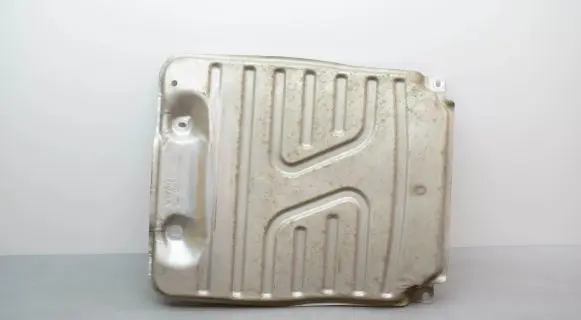 Volkswagen Touran III Heat shield in engine bay 5QA825230