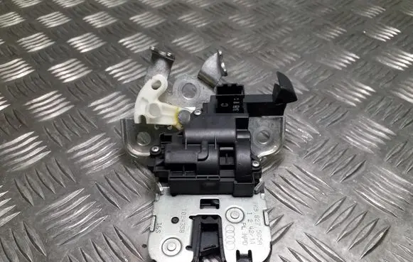Audi A4 S4 B8 8K Tailgate/trunk/boot lock/catch/latch 8K9827505A